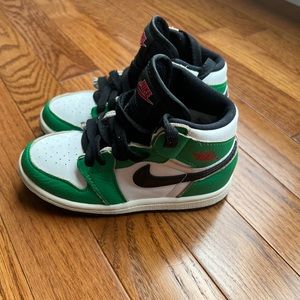 9C JORDAN
AIR JORDAN 1 HIGH OG LUCKY GREEN